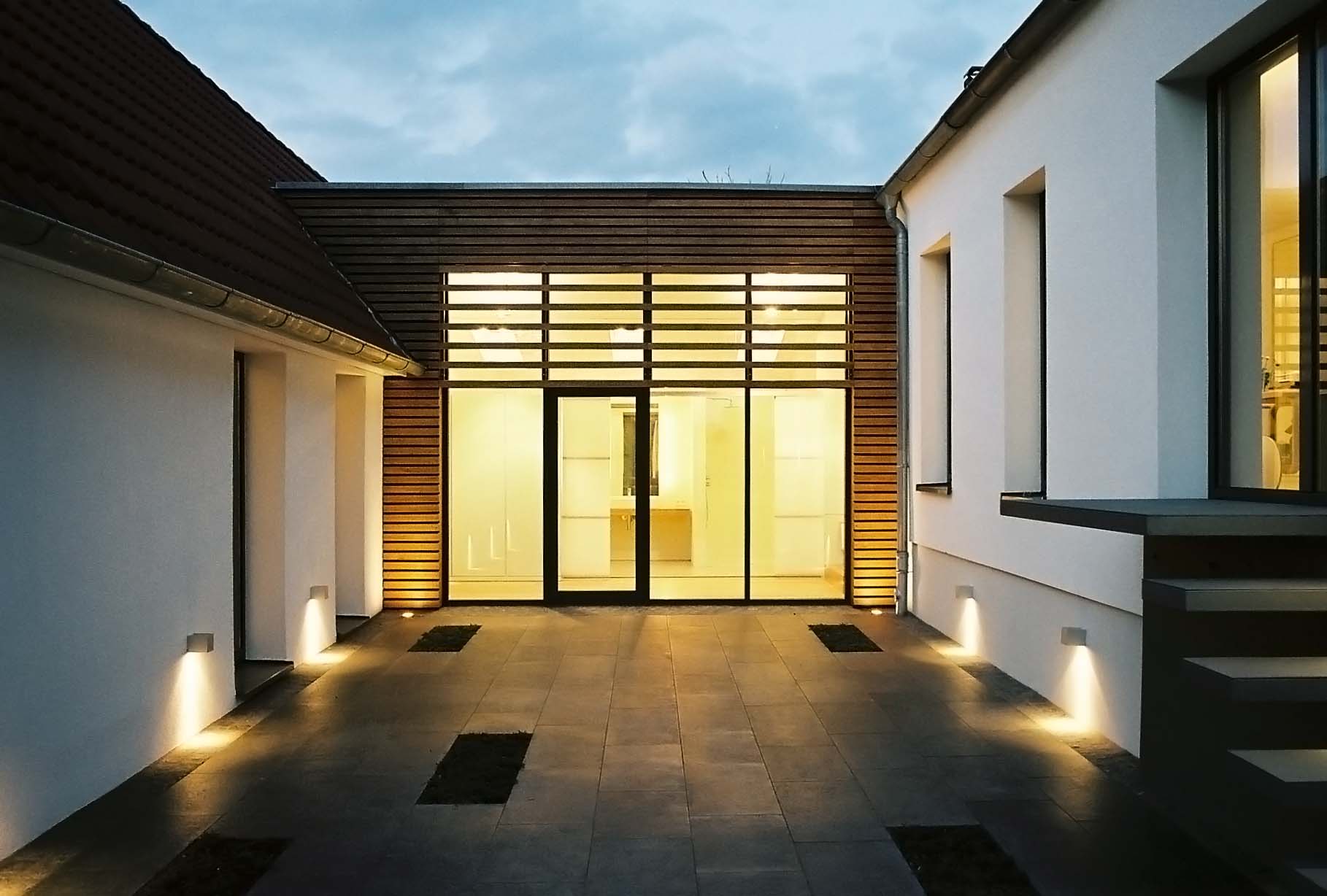 Außenbereich, modernisiertes Einfamilienhaus in Strande